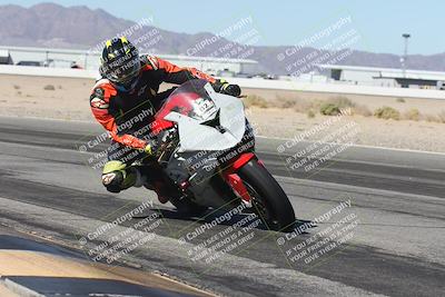 media/Oct-30-2025-Racers Edge (Thu) [[dabbdaf680]]/3-B Group/Session 3 (Turn 15 Inside)/